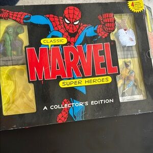 Marvel Classic Super Heroes Collector's Edition - Red, Yellow, Blue